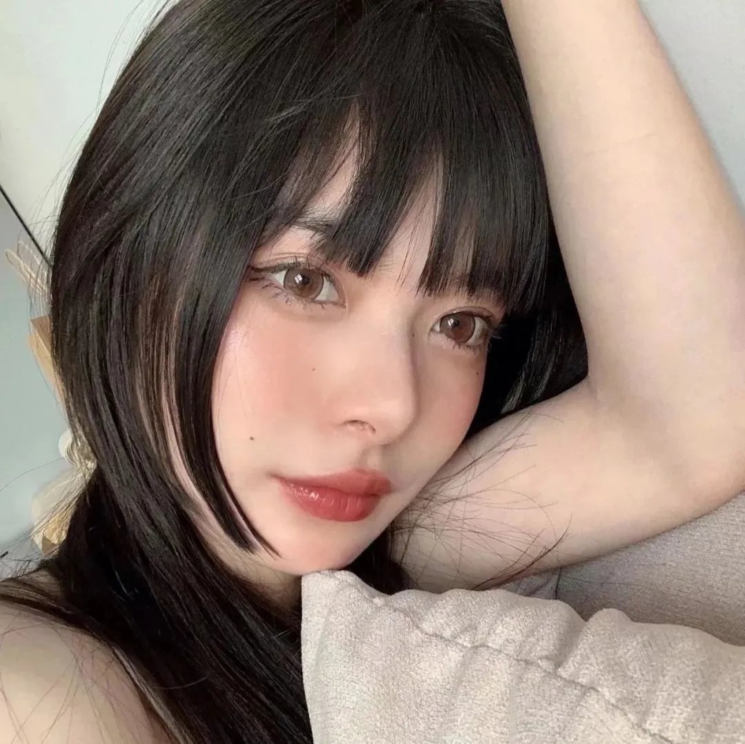 蒙娜丽莎与血月亮